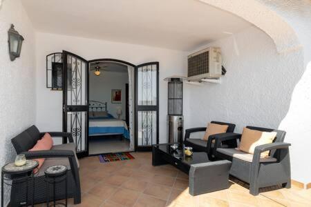 Hermosa Casa Con Terraza E Increibles Vistas Al Mar Y La Montana Nerja Exterior foto