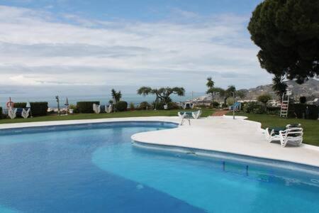 Hermosa Casa Con Terraza E Increibles Vistas Al Mar Y La Montana Nerja Exterior foto